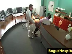 জাপানি বেঙ্গলি সেক্সি বিএফ দুর্দশা আমু কোসাকা সূর্যাস্তের মধ্যে একটি রাবার মোরগ চালায়